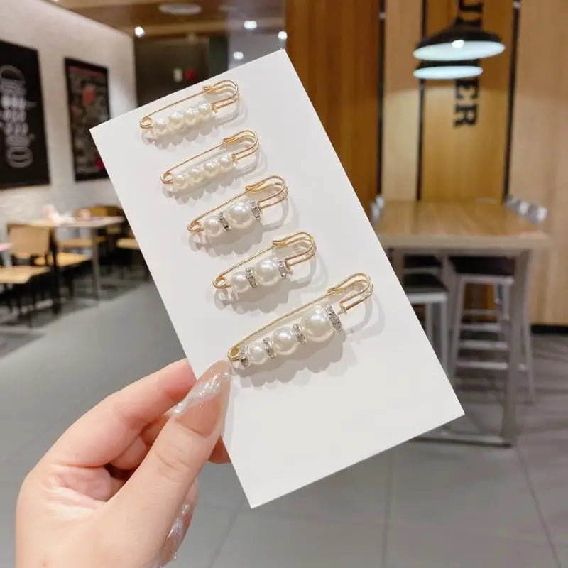 Elegant Pearl Clip: Versatile Waist & Collar Brooch