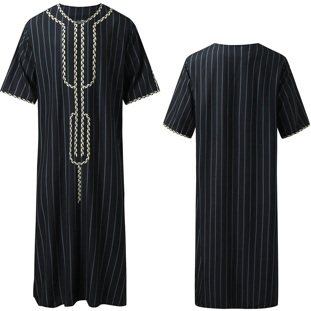 Élégance Arabe: Robe Masculine en Patchwork