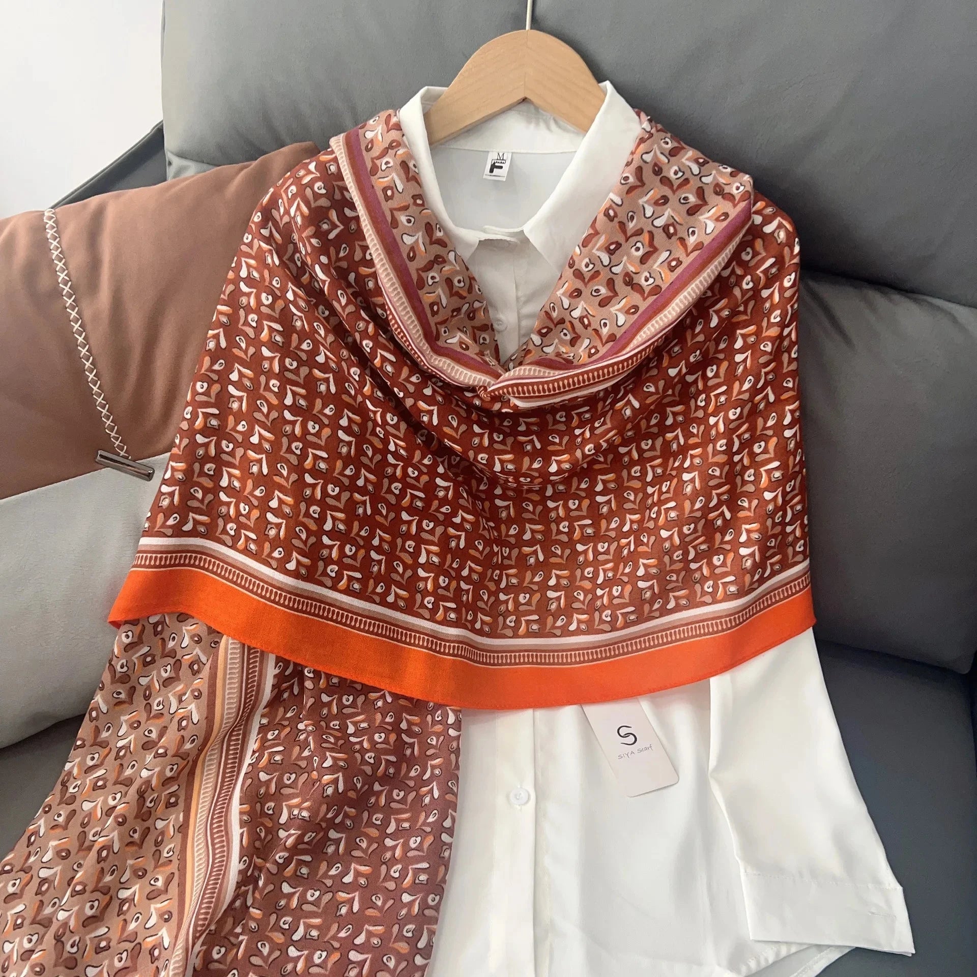 Écharpe Chic Coton-Lin : Élégance et Protection Solaire