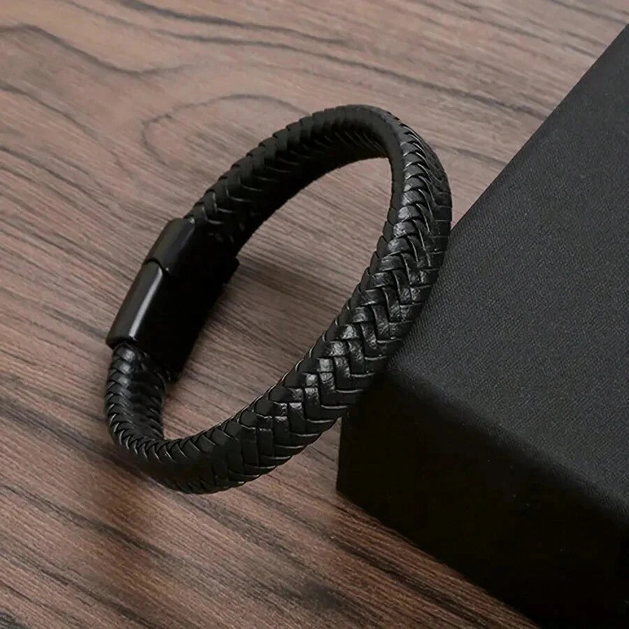 Élégance Magnétique: Bracelet Cuir PU Noir Homme