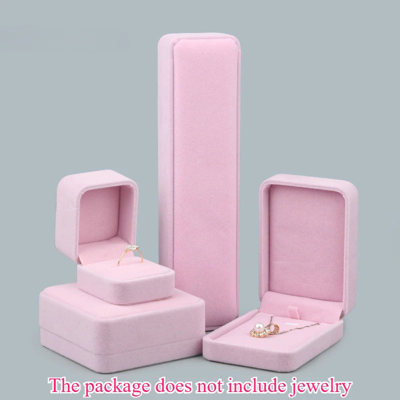 Mallette velours rouge pour bijoux de mariage élégants