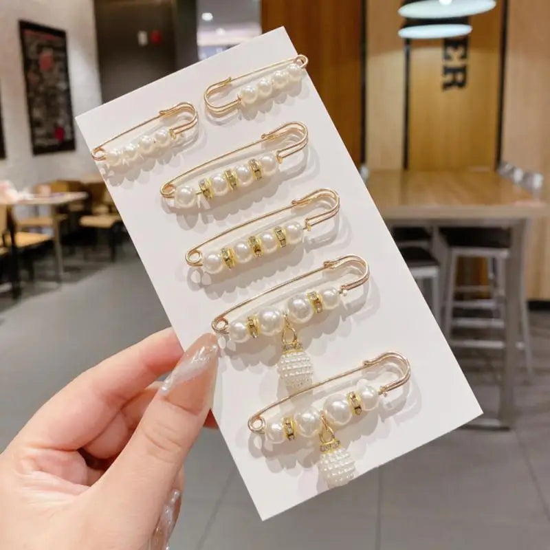 Elegant Pearl Clip: Versatile Waist & Collar Brooch