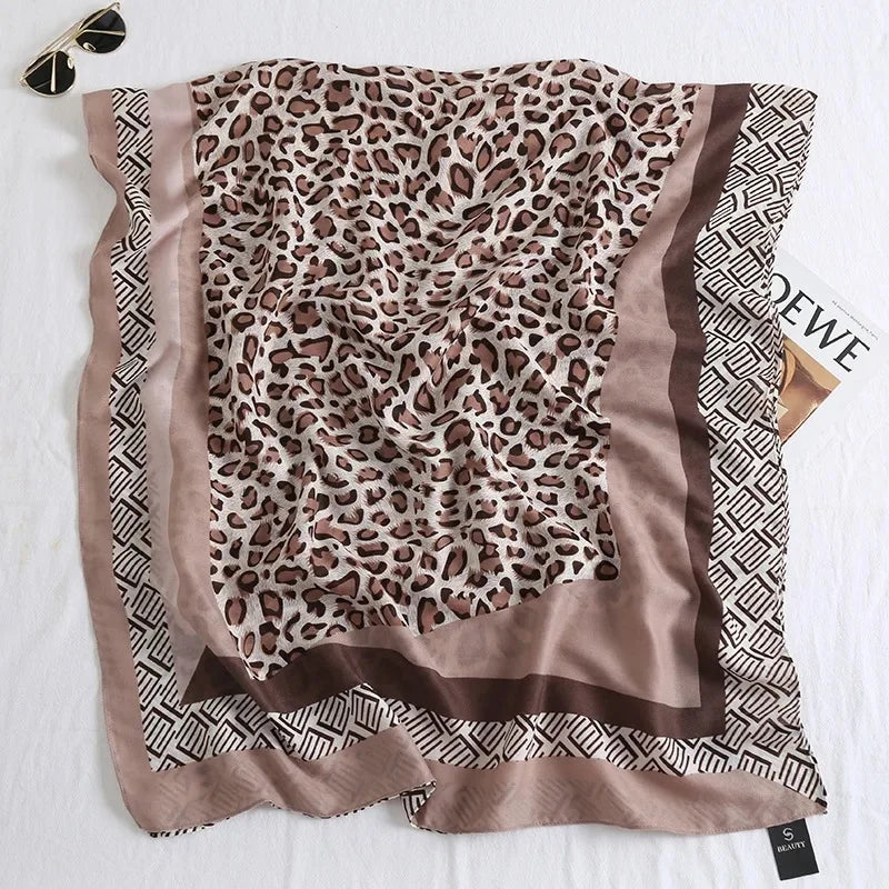 Écharpe Chic Coton-Lin : Élégance et Protection Solaire