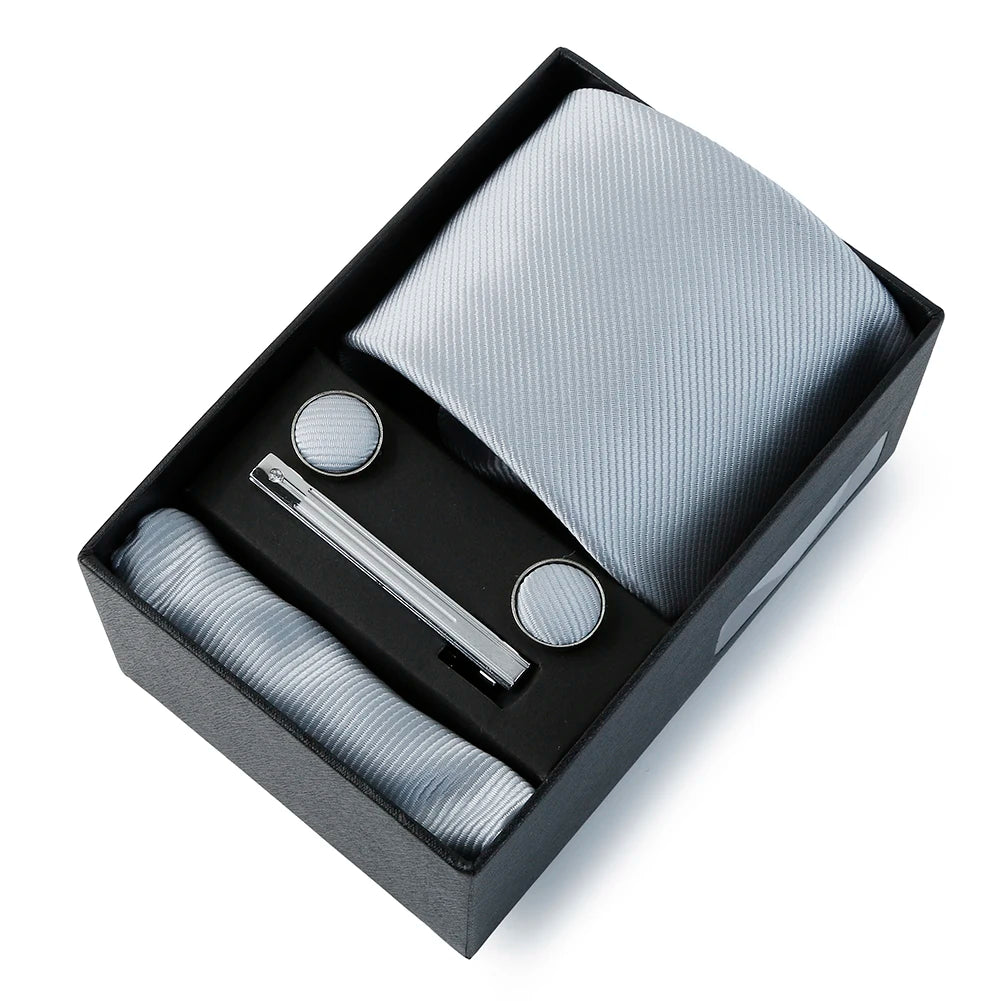 Élégance Classique : Ensemble Cravate & Accessoires