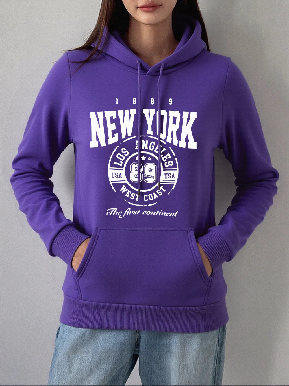 Coastal Chic Women's Hoodie: Warm & Casual Comfort