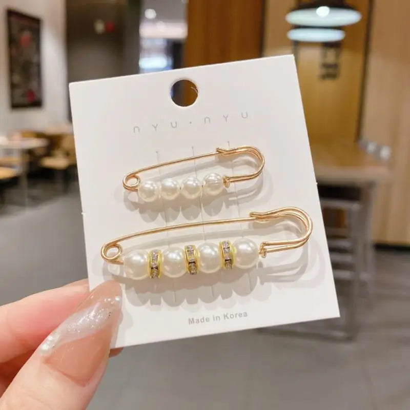 Elegant Pearl Clip: Versatile Waist & Collar Brooch