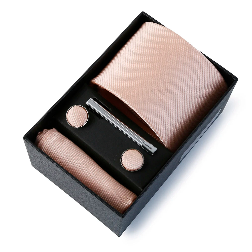 Élégance Classique : Ensemble Cravate & Accessoires