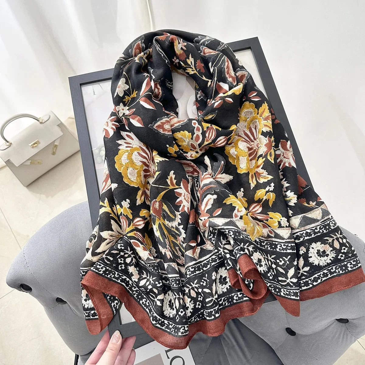 Écharpe Chic Coton-Lin : Élégance et Protection Solaire