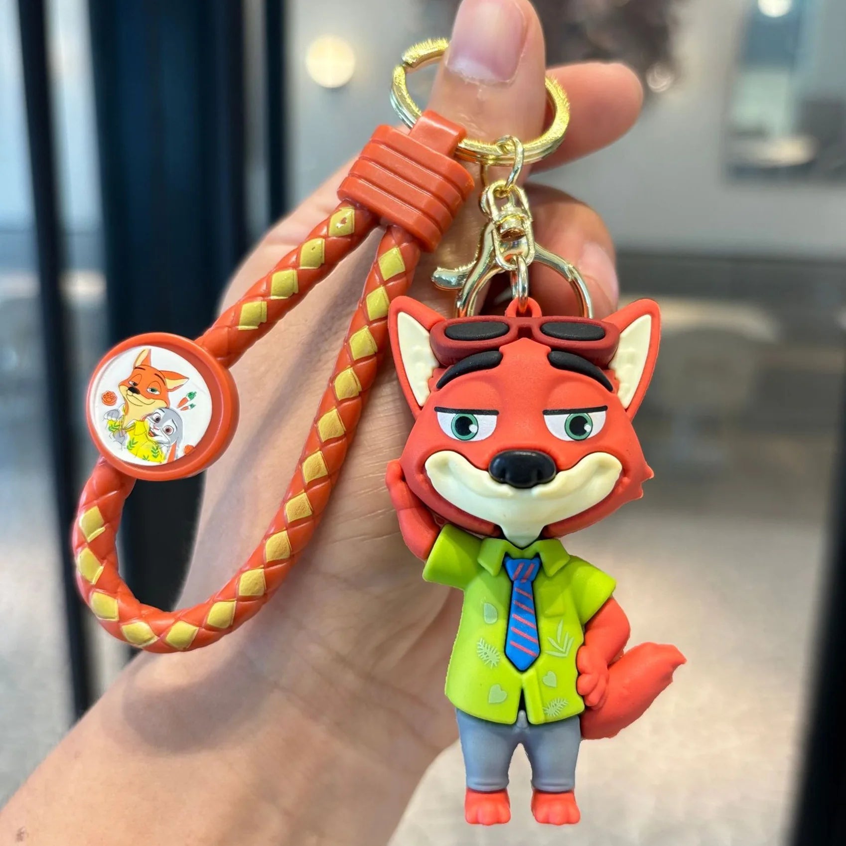 Disney Charm Keychains: Mickey, Minnie & Lilo Fun!