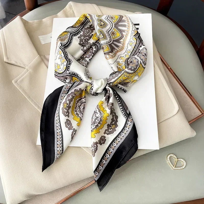 Foulard Luxe Satiné Équestre pour Femme