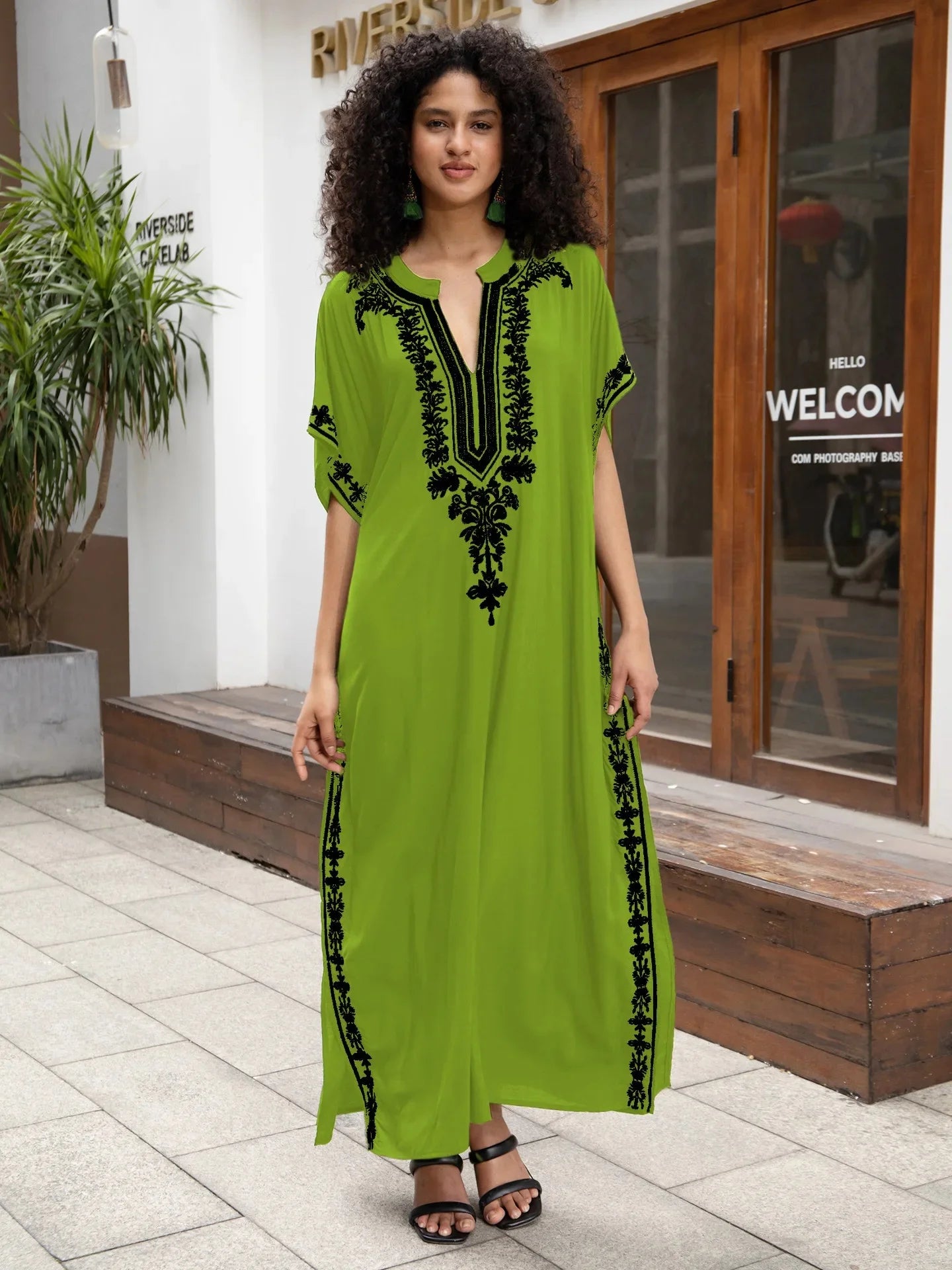 Robe de Plage Élégante en Coton Brodé - Confort Total