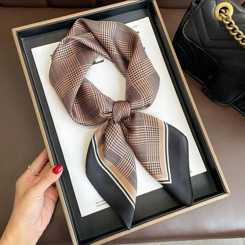 Foulard Luxe Satiné Équestre pour Femme