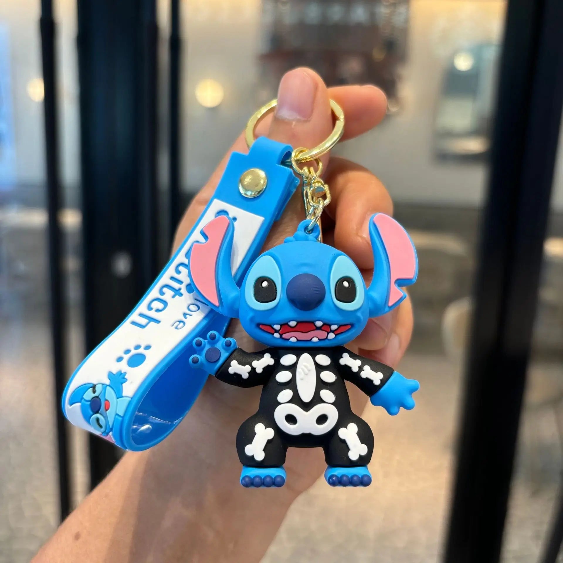 Disney Charm Keychains: Mickey, Minnie & Lilo Fun!