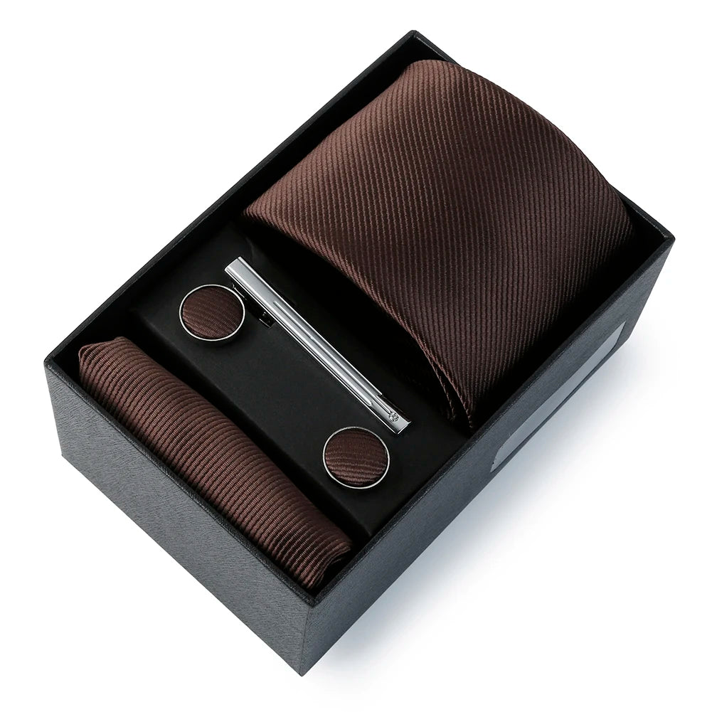 Élégance Classique : Ensemble Cravate & Accessoires