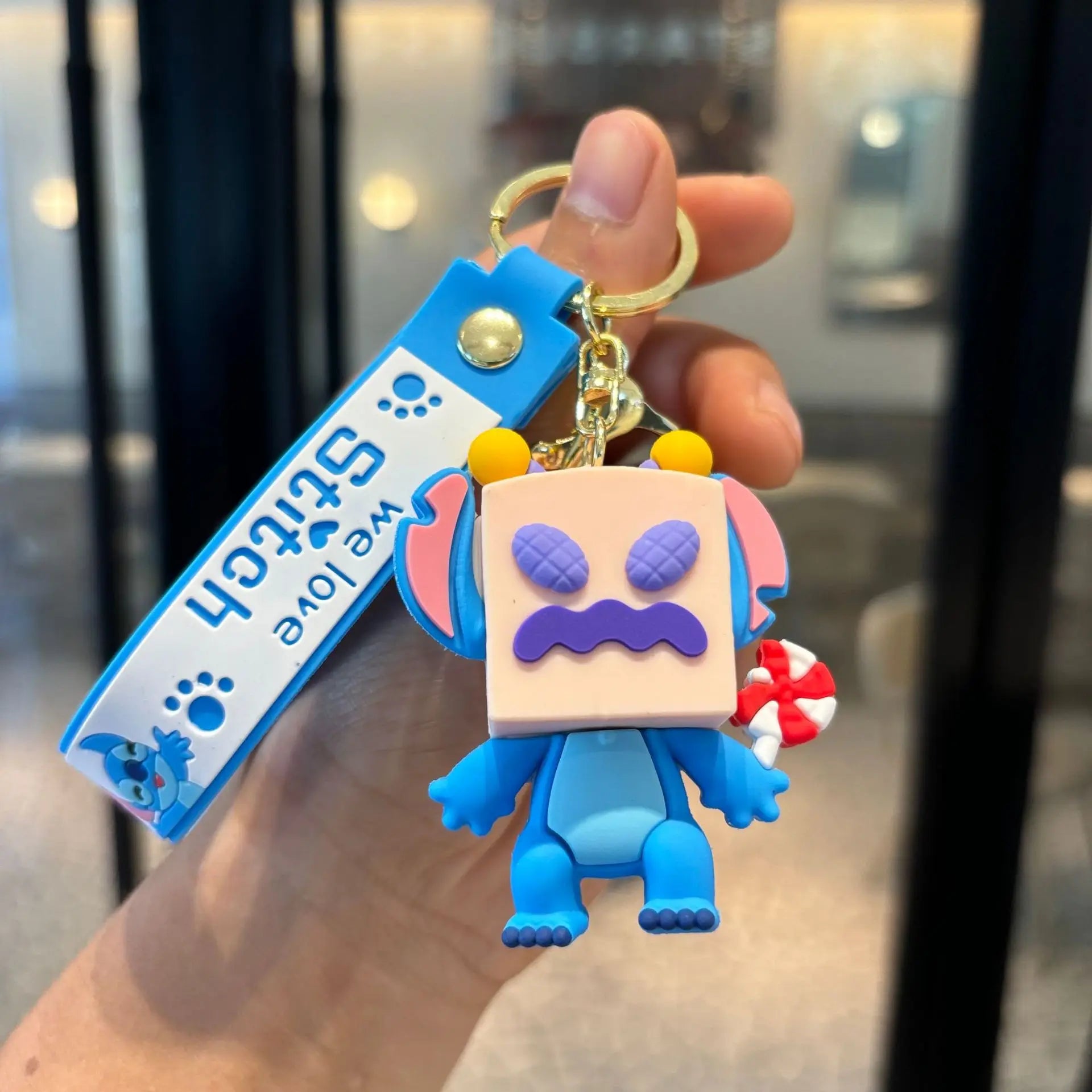 Disney Charm Keychains: Mickey, Minnie & Lilo Fun!