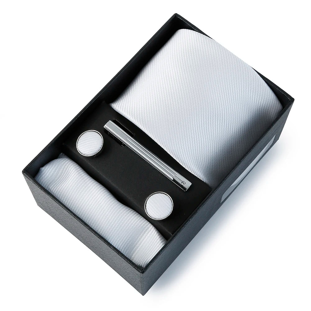 Élégance Classique : Ensemble Cravate & Accessoires