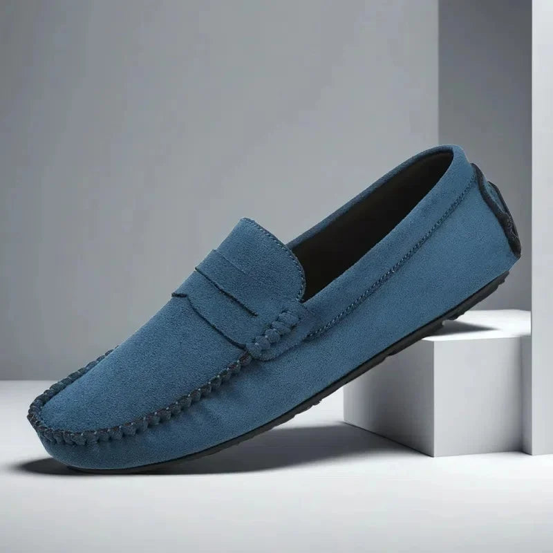 Chaussures d'été en daim pour hommes, confortables et chic.