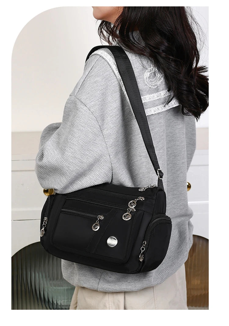 Chic Nylon Messenger Bag for Modern Women