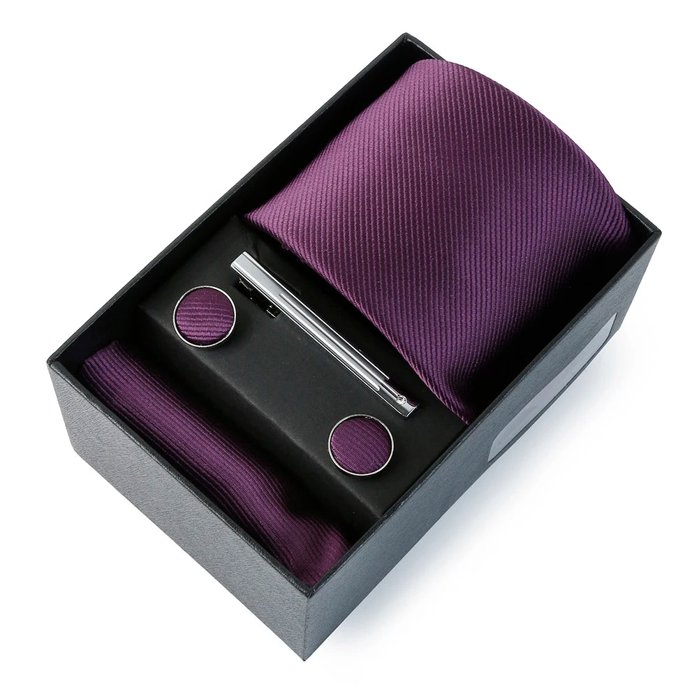 Élégance Classique : Ensemble Cravate & Accessoires