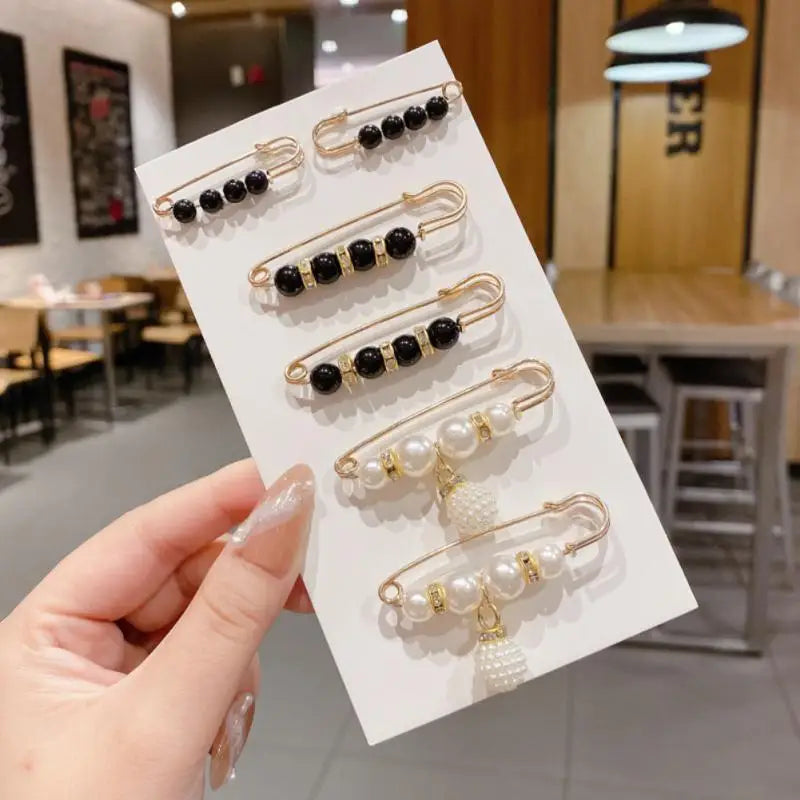 Elegant Pearl Clip: Versatile Waist & Collar Brooch