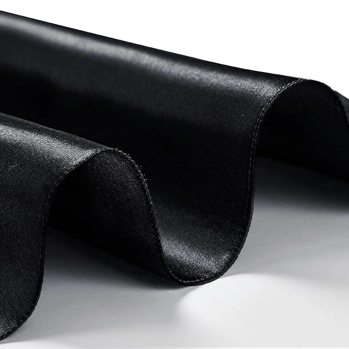 Élégance Satin: Serviettes Réutilisables Mariage