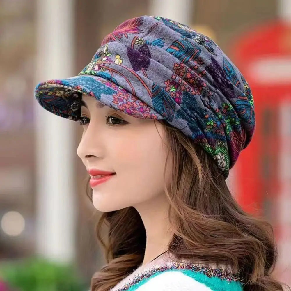 Chapeau floral à visière, style slouch pour femmes.