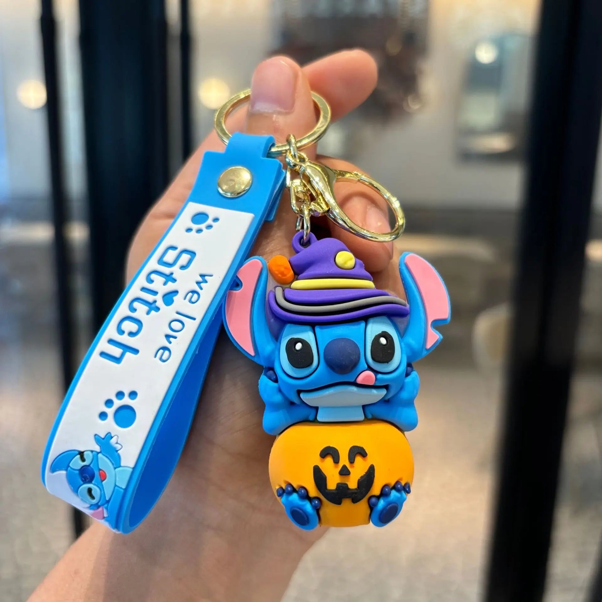 Disney Charm Keychains: Mickey, Minnie & Lilo Fun!