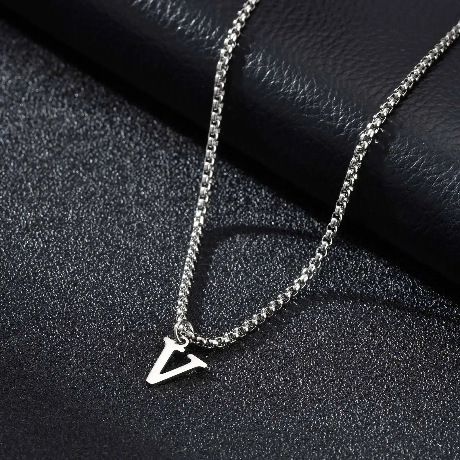 Collier Initiales Vnox en Acier Inoxydable
