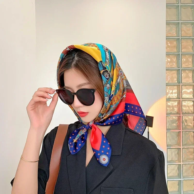Foulard Luxe Satiné Équestre pour Femme