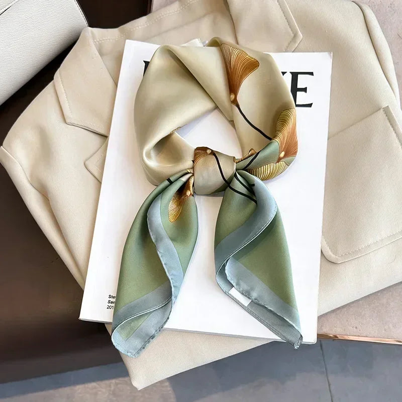 Foulard Luxe Satiné Équestre pour Femme