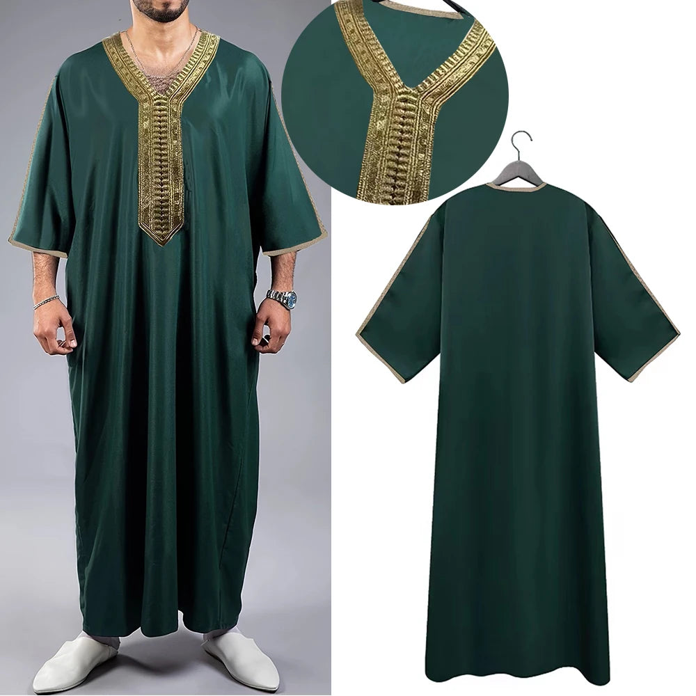 Élégance Arabe: Robe Masculine en Patchwork