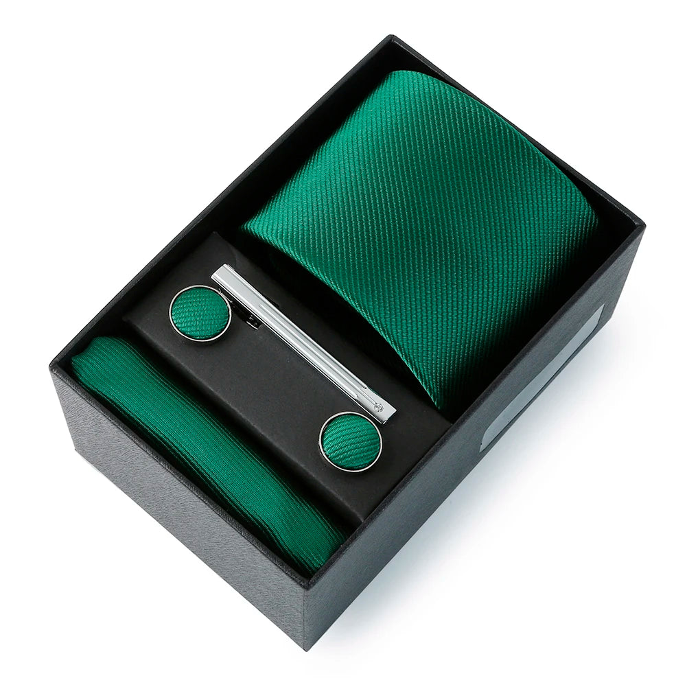 Élégance Classique : Ensemble Cravate & Accessoires