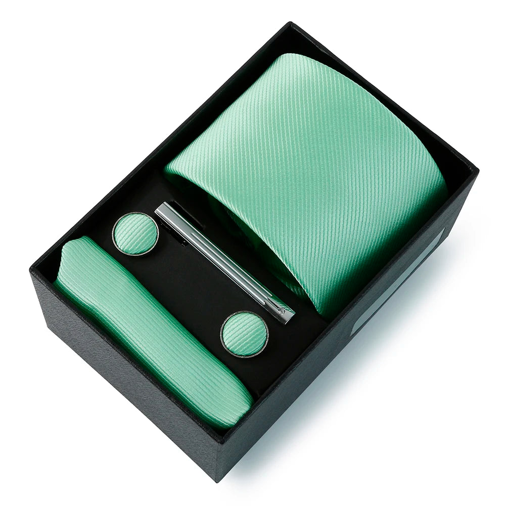 Élégance Classique : Ensemble Cravate & Accessoires