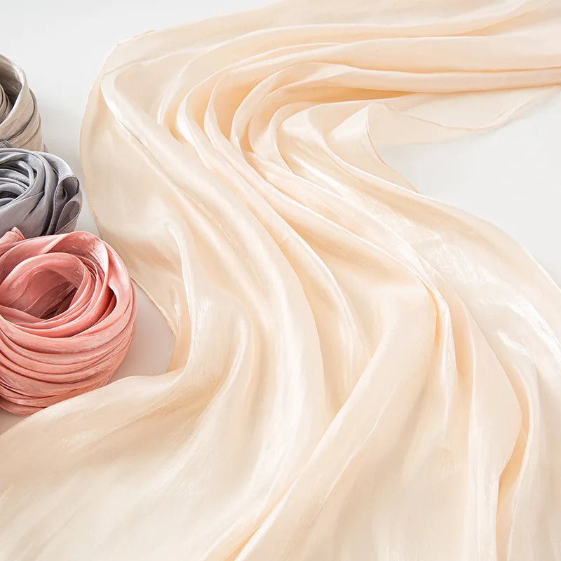 Foulards Unis en Soie Immitée - Élégance Éternelle