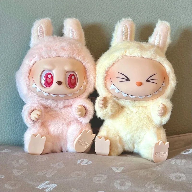 Chaude 2 LABUBU Monstres Assis Vinyle Peluche Boîte Cadeau - Zone shopping