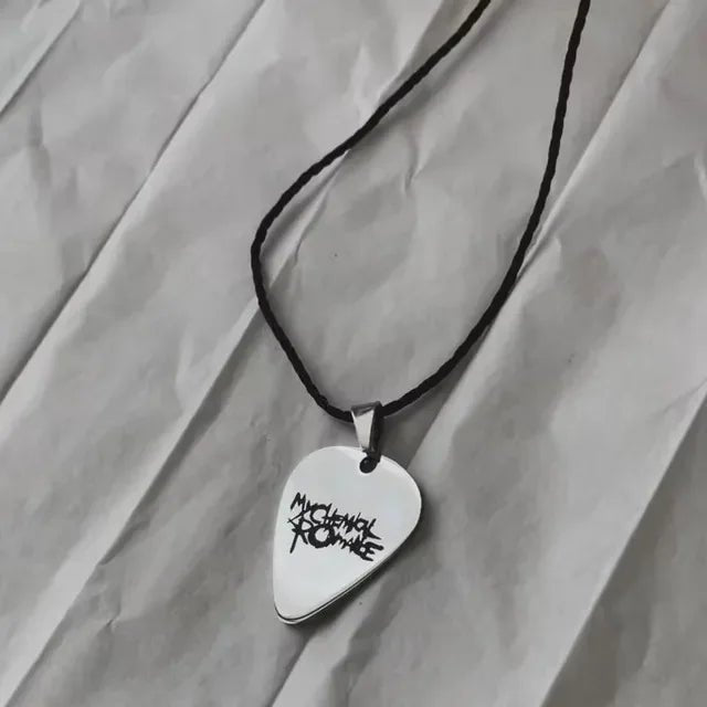 Collier en acier inoxydable My Chemical Romance - Pendentif guitare - Zone shopping