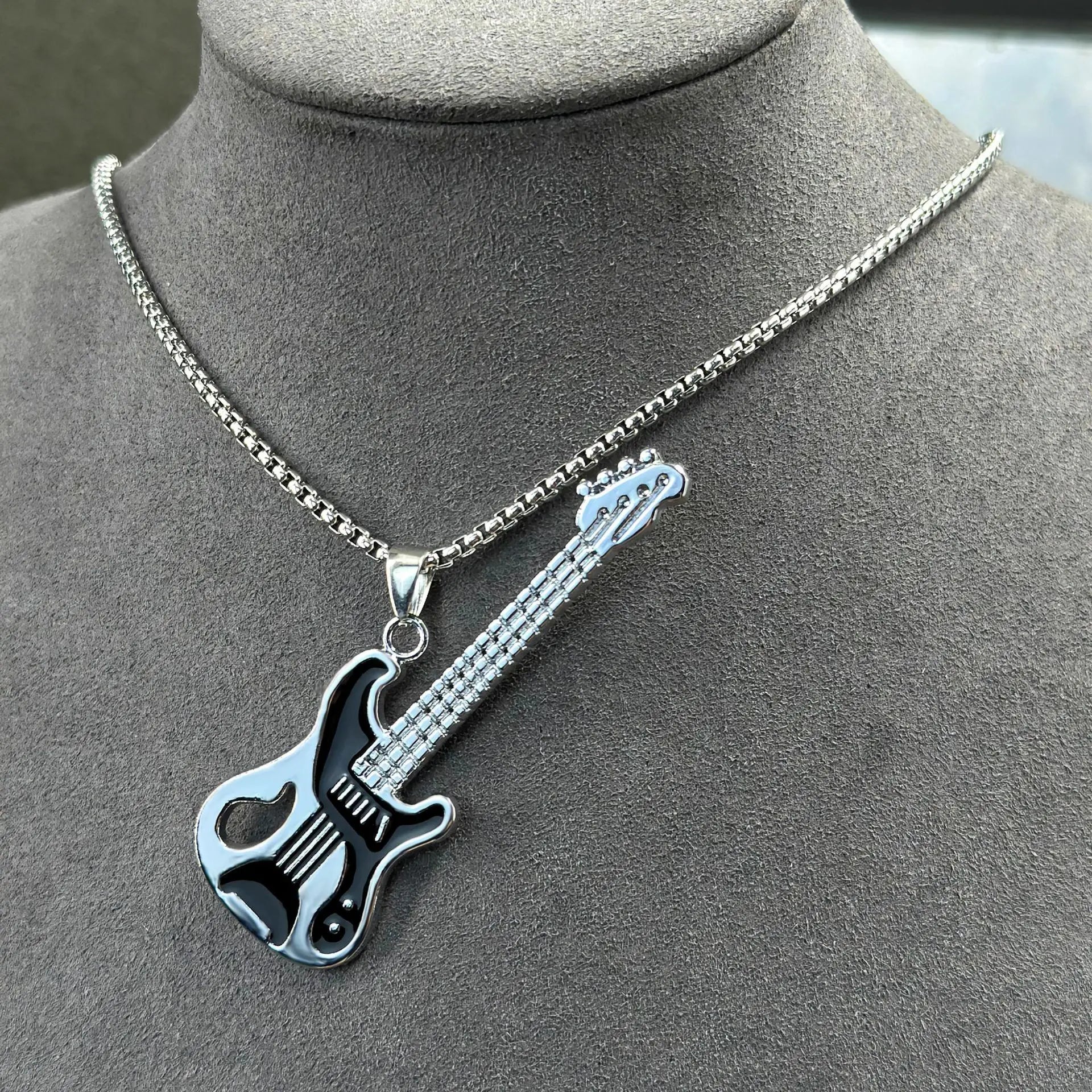 Collier Punk Homme avec Pendentif Guitare - Bijoux Rock Hip Hop - Zone shopping