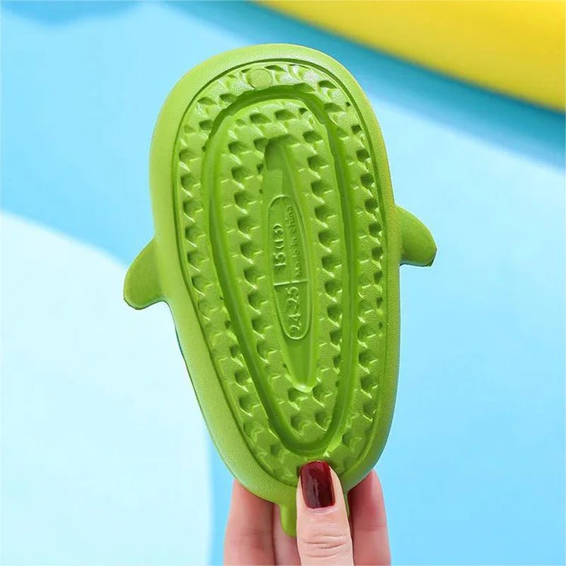 Pantoufles Requin Megalodon pour Enfants - Imperméables et Décontractées - Zone shopping