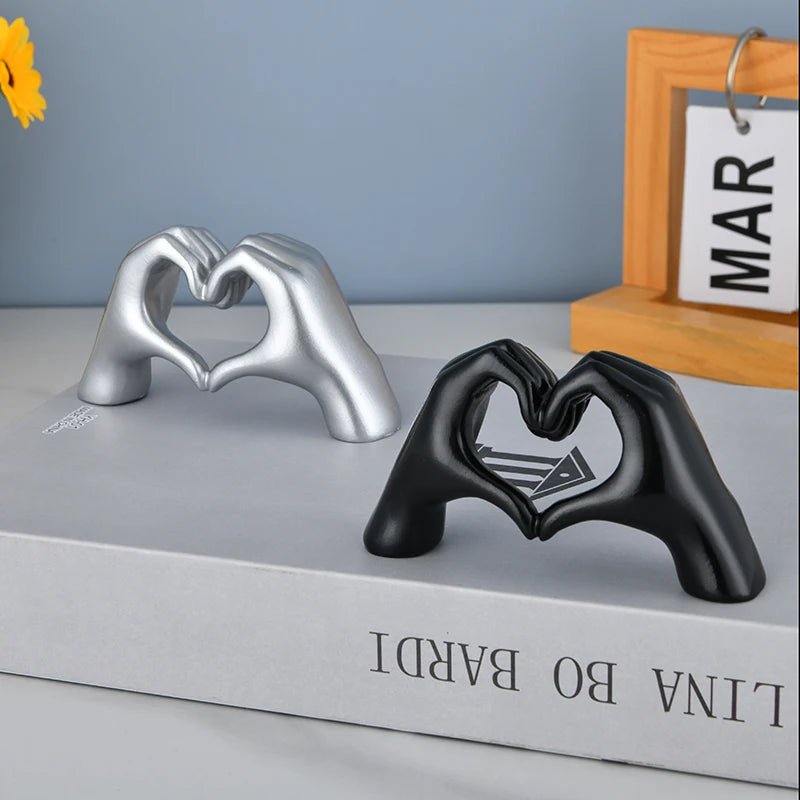 Statue de main en cœur d'or moderne pour déco salon et bureau - Zone shopping