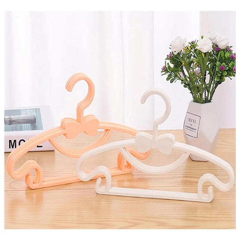Support Antidérapant pour Vêtements Bébé - Cintres Plastique T1 1/4/10 - Zone shopping